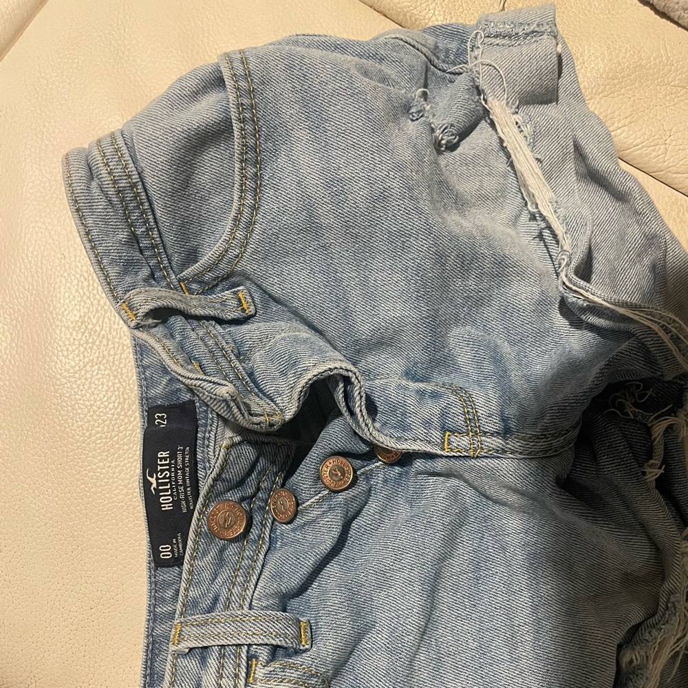 Hollister jean shorts size 23